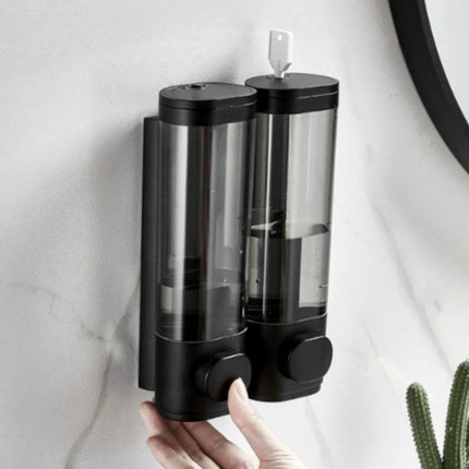 Transparent väggdispenser för flytande tvål