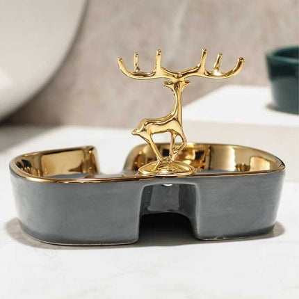 Keramisk tvålkopp med hjort i guld