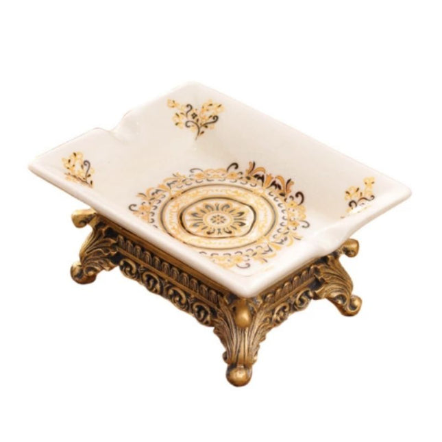 Tvålkopp i keramik med guldmönster